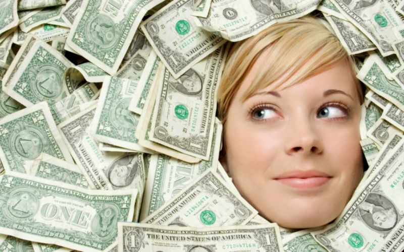 nằm mơ thấy rất nhiều tiền đánh con gì