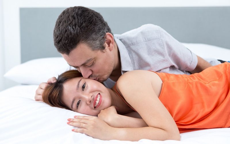 mơ thấy vợ đi với người khác