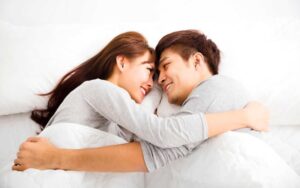 mơ thấy vợ ngủ với người khác đánh con gì