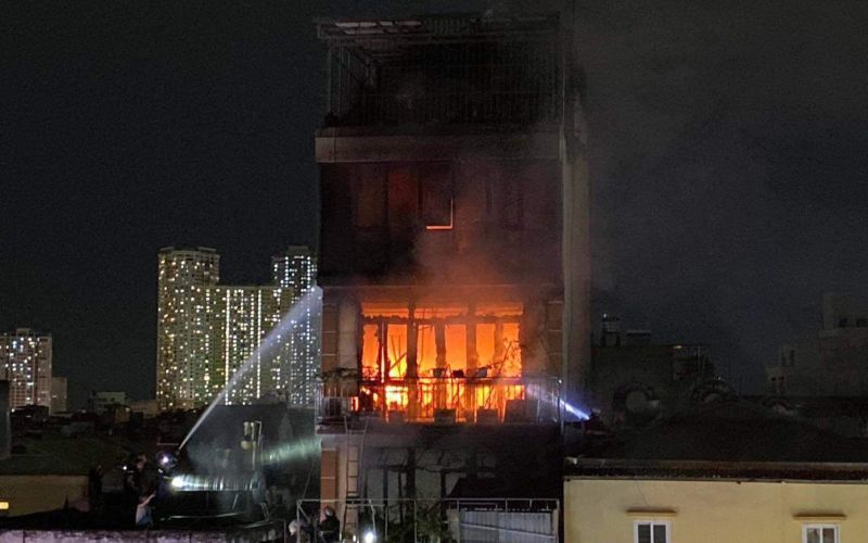 mơ thấy lửa cháy trong nhà